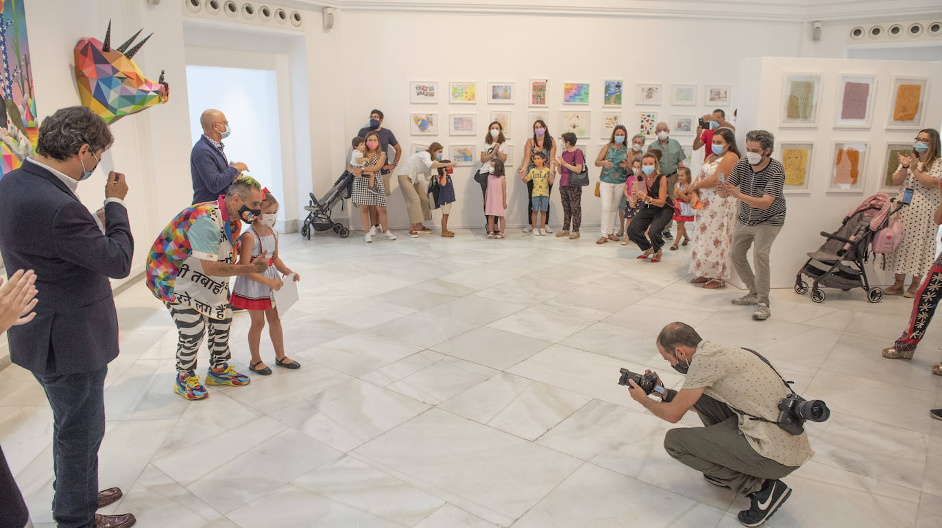 Fotos: El Palacete del Embarcadero acoge &#039;Coloreando Cantabria&#039;, una muestra con dibujos de niños y obras de Okuda