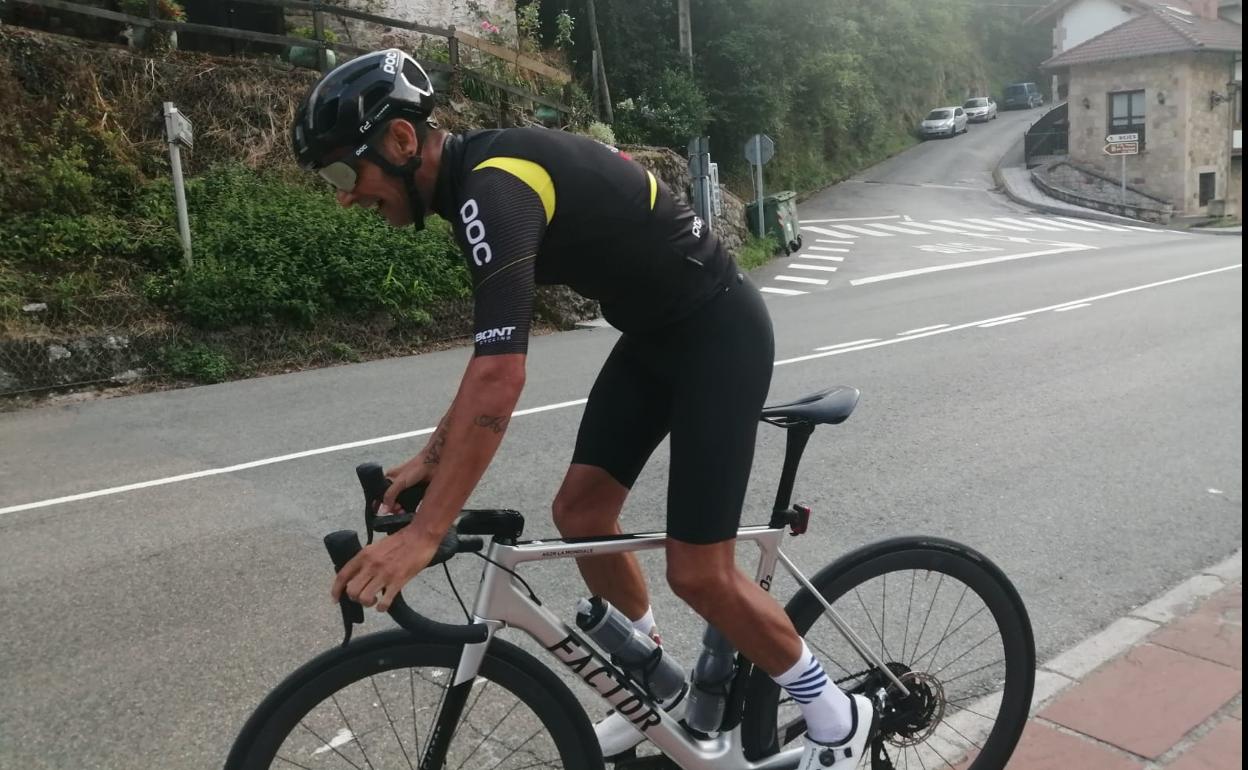 El ciclista Mario Gordillo consigue el reto Everesting