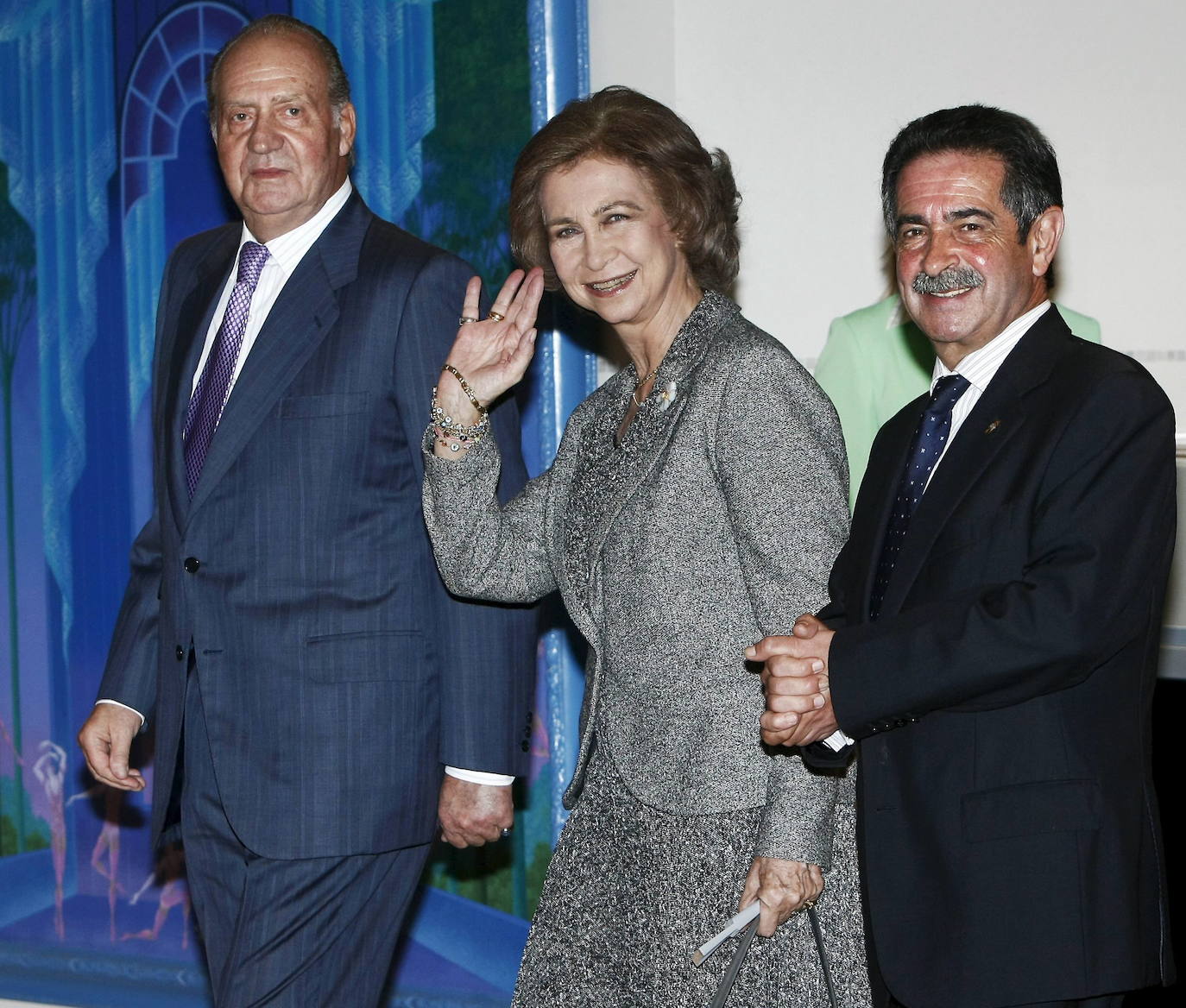 Imagen de 2009 de la entrega de las Medallas de Oro al Mérito en las Bellas Artes, en Santander. Los Reyes de España durante el acto celebrado en el Palacio de Festivales.