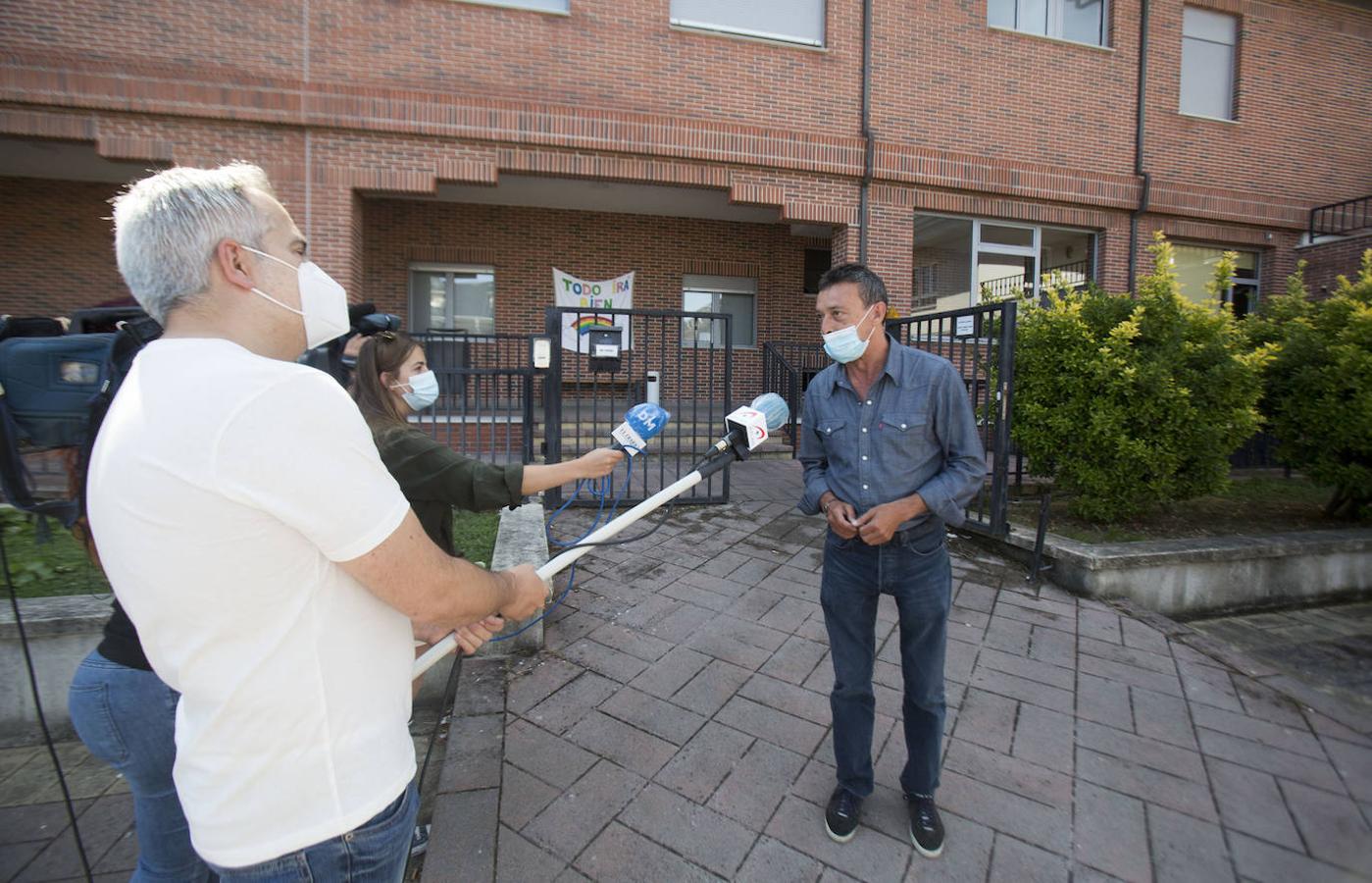 Fotos: Cerrada a cal y canto la residencia de mayores de Liencres