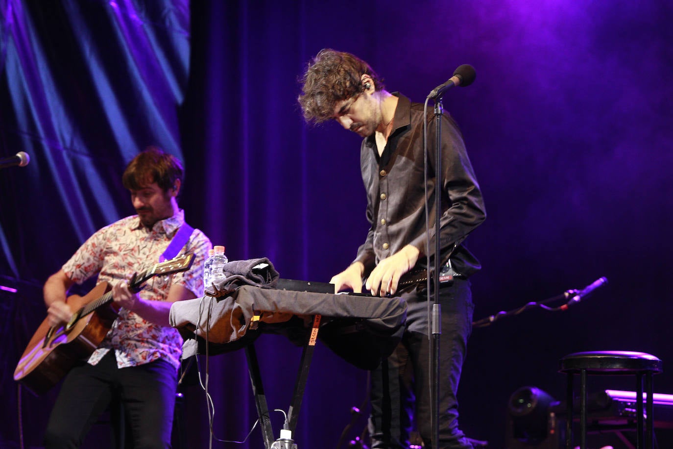 Fotos: La banda murciana Second repasa durante casi dos horas en Torrelavega las canciones que han marcado su carrera