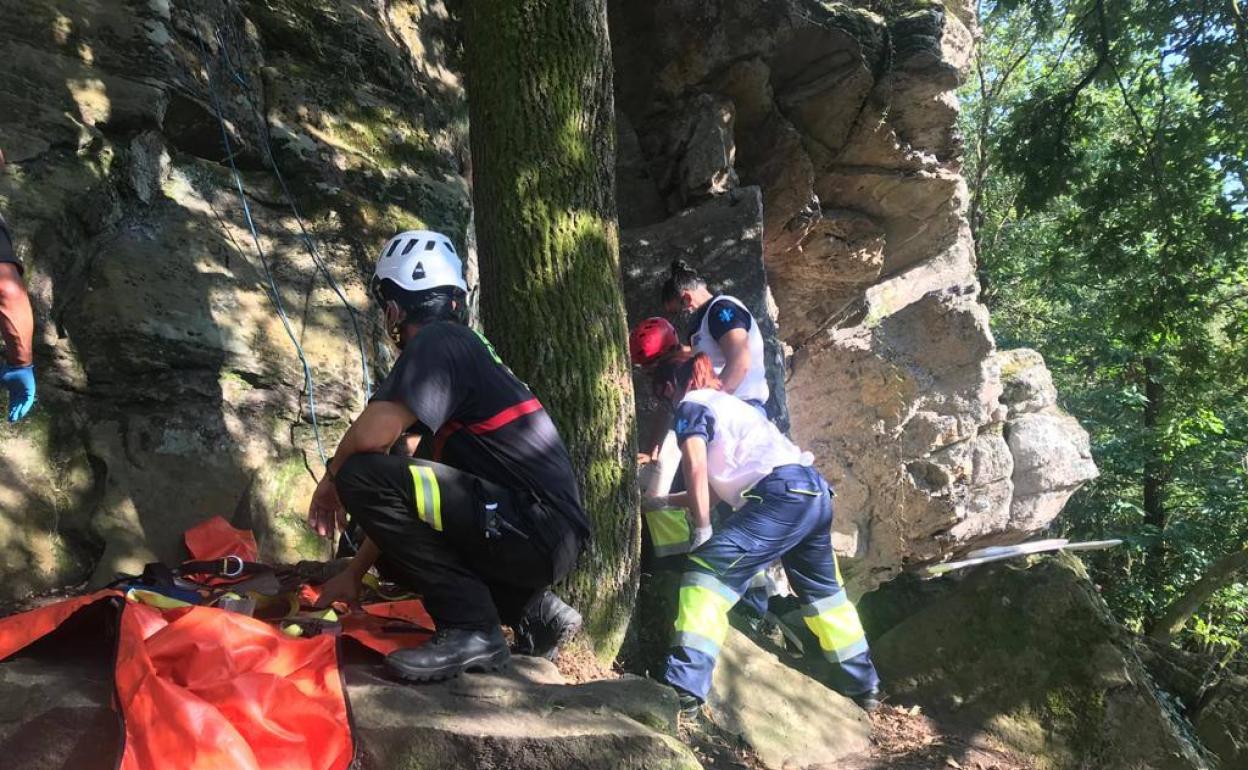 Evacuado un escalador accidentado en Somahoz