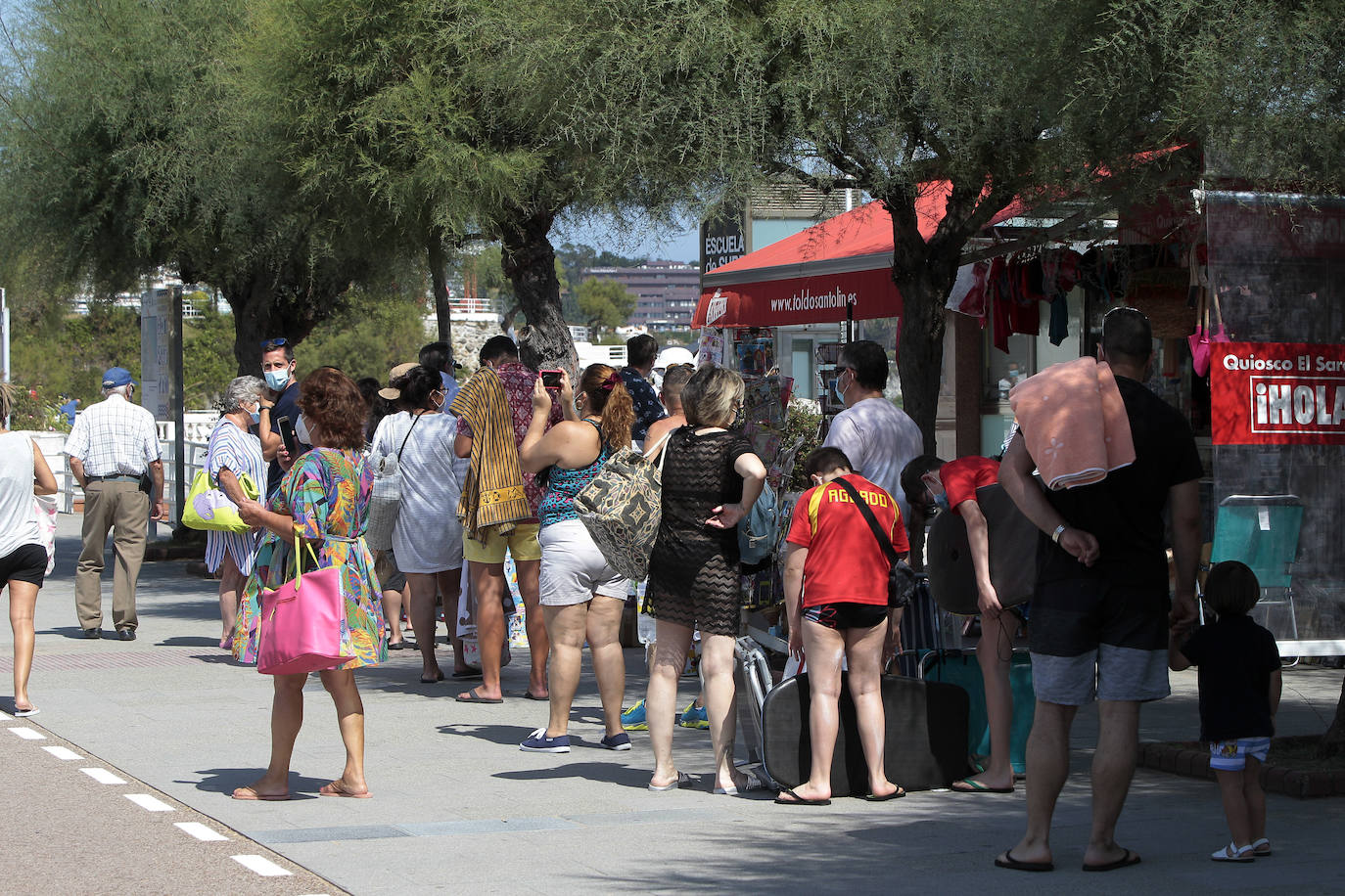 Fotos: Sin colas ni aglomeraciones para ir a las playas de Santander en autobús