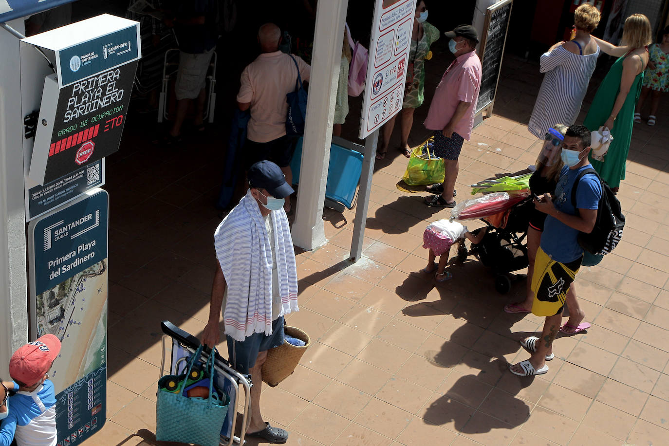 Fotos: Sin colas ni aglomeraciones para ir a las playas de Santander en autobús