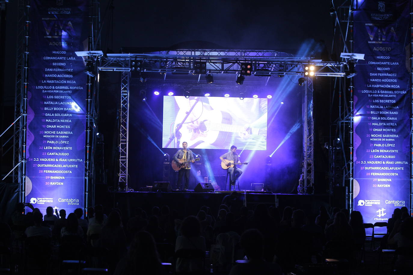 Fotos: Una noche en el sofá de La Habitación Roja en Torrelavega