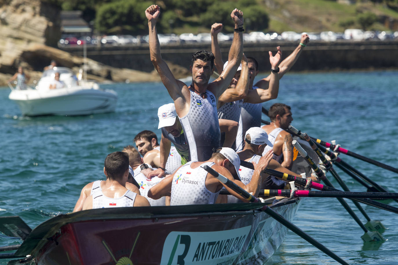 Fotos: &#039;La Pedreñera&#039; se impone en la Bandera Marina de Cudeyo