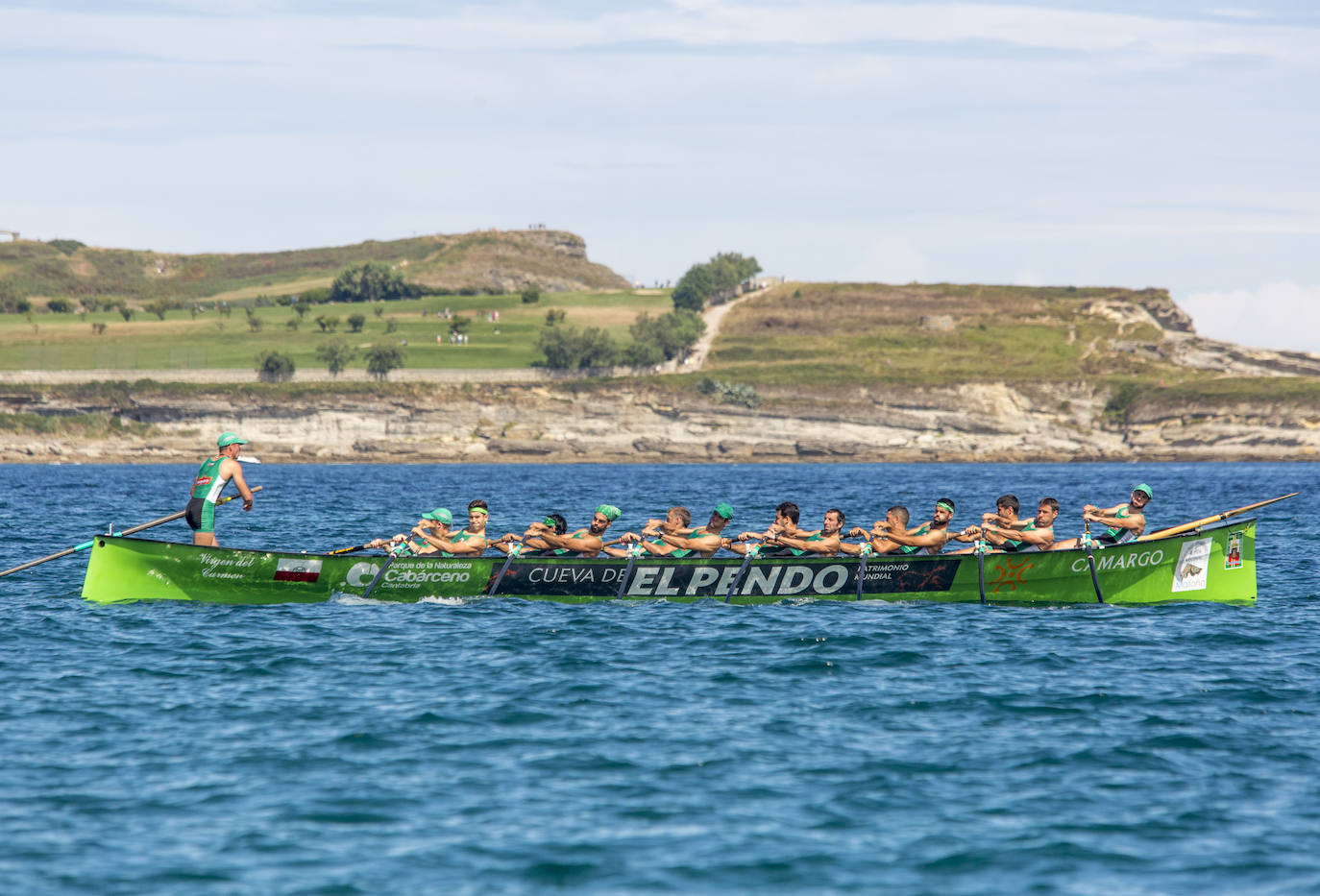 Fotos: &#039;La Pedreñera&#039; se impone en la Bandera Marina de Cudeyo