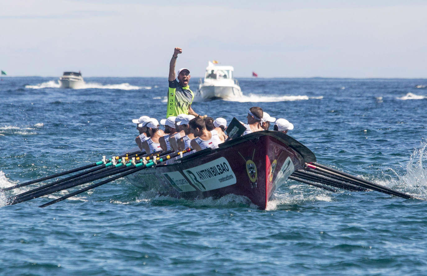 Fotos: &#039;La Pedreñera&#039; se impone en la Bandera Marina de Cudeyo