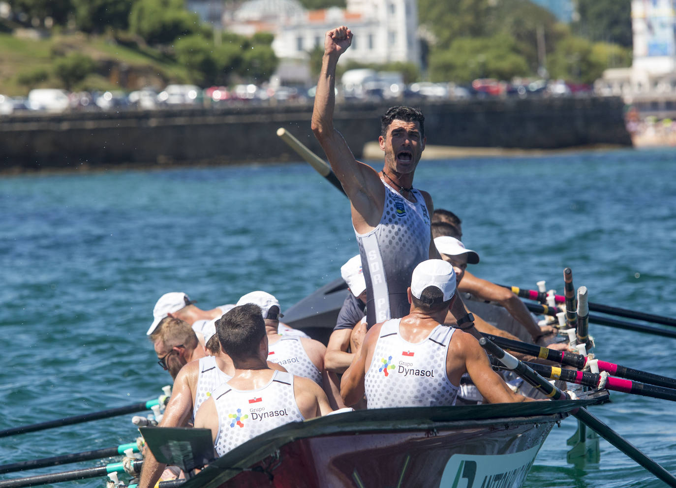 Fotos: &#039;La Pedreñera&#039; se impone en la Bandera Marina de Cudeyo