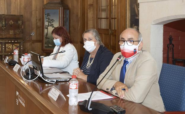 El consejero de Sanidad, Miguel Rodríguez, hoy en la inauguración del curso de la UIMP 'Práctica médica y lo que hemos aprendido con la pandemia'.