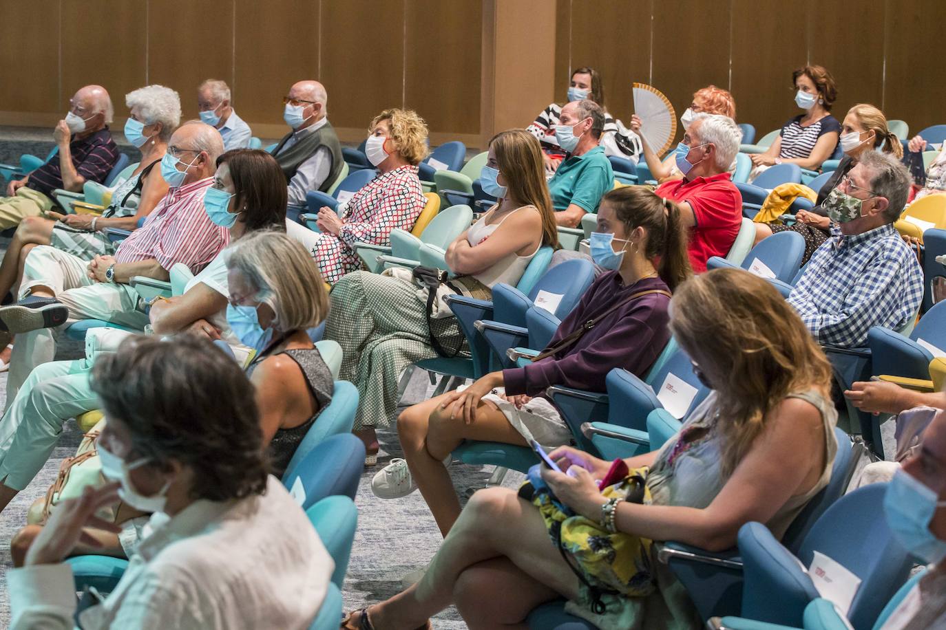 La tribuna de la Universidad Internacional arrancó con una mesa redonda sobre 'Benito Pérez Galdós, la influencia de un clásico contemporáneo'.