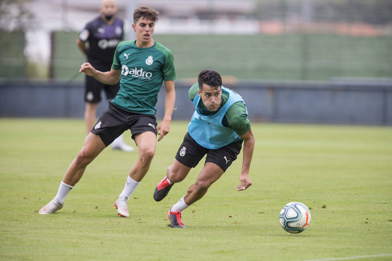 Fotos: El Racing cumple su primer entrenamiento a las órdenes de Javi Rozada