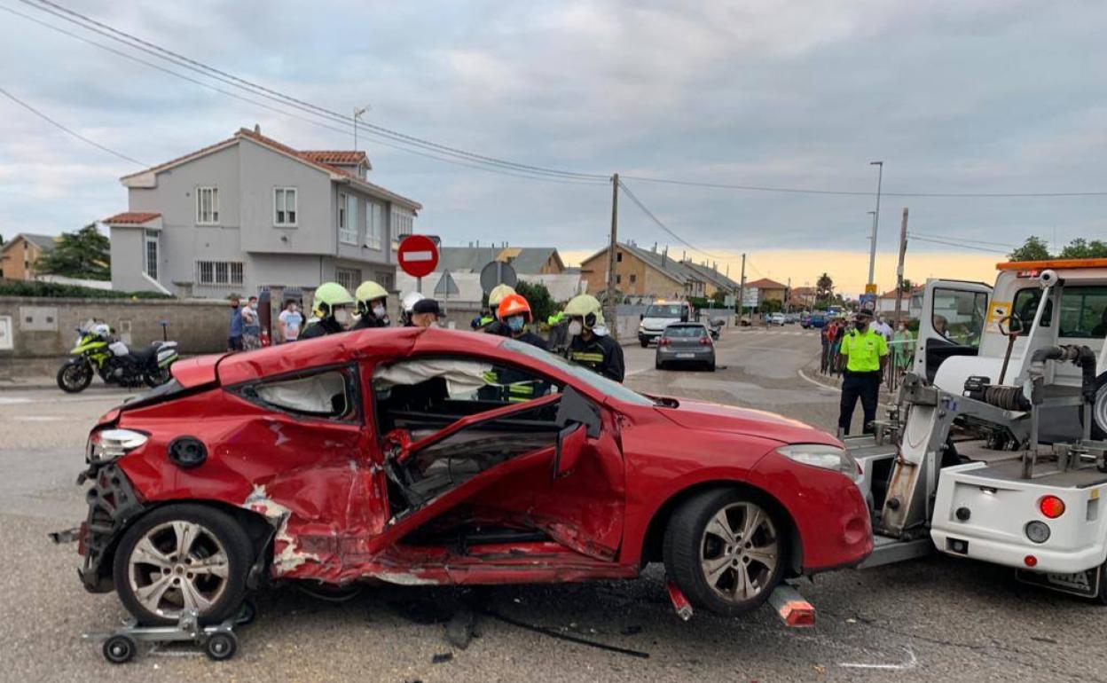 Muere la segunda joven herida en el accidente de la rotonda de Corbán