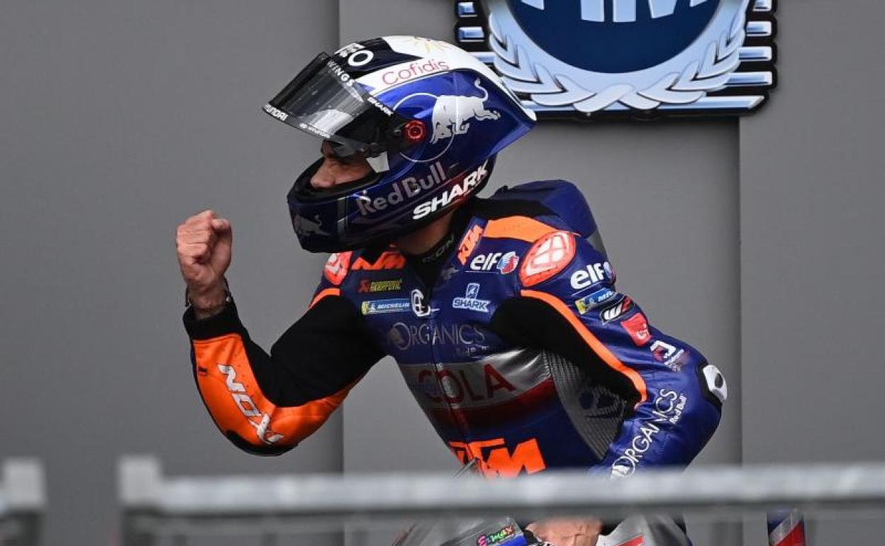 El portugués Miguel Oliveira celebra su victoria en Spielberg. 