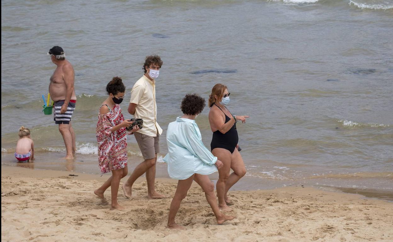 Sanidad: «El crecimiento de la pandemia se está ralentizando en Cantabria»