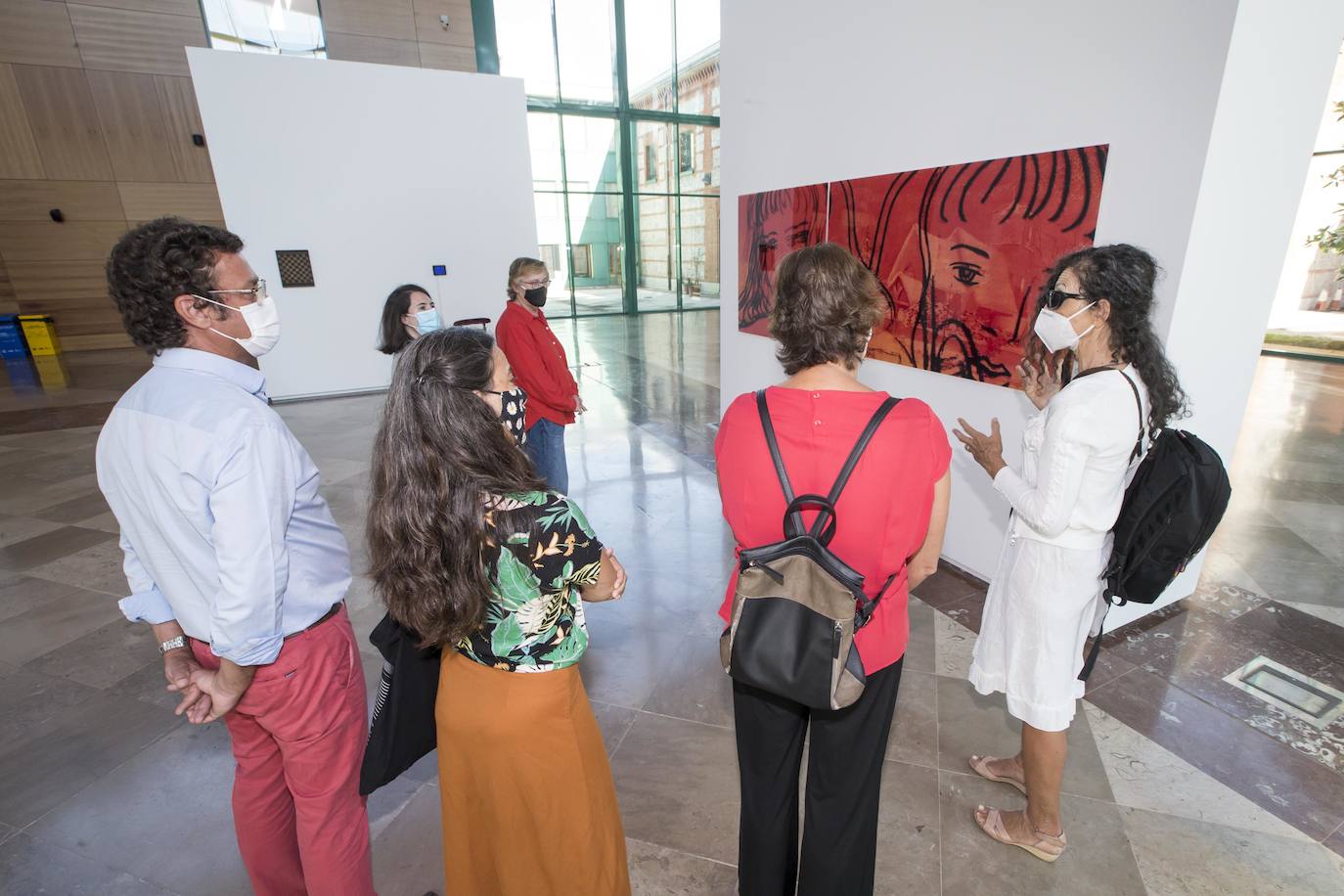 El espacio cultural Los Arenales, en la Biblioteca Central de Cantabria, acoge desde este miércoles 'Illuminations. Claritate Siderum', la segunda parte del proyecto expositivo de Pilar Cossío, tras la apertura de la muestra en el Museo Altamira.