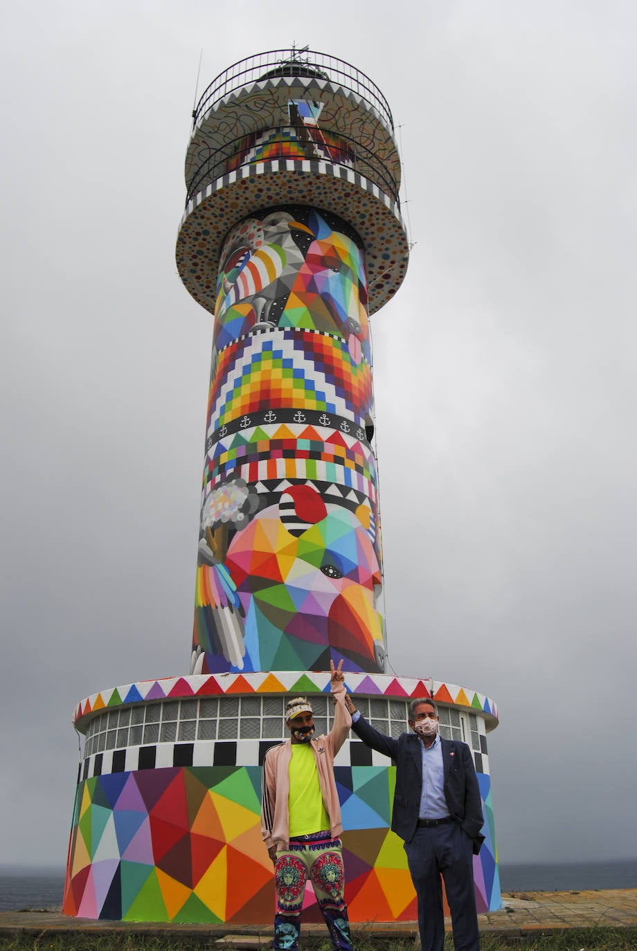 Fotos: Inauguración del faro de Ajo con la intervención de Okuda