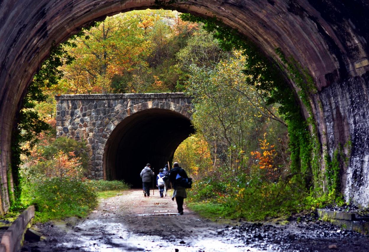 El túnel de la Engaña en Yera, Vega de Pas. 