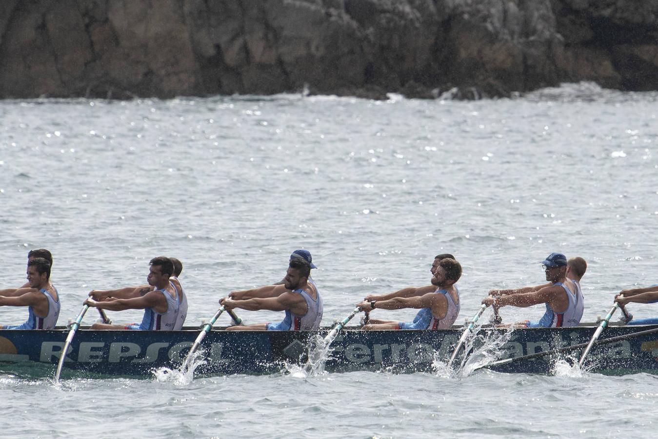 Pedreña y Castreña, líderes de las dos categorías de la ARC, se imponen en aguas de Castro Urdiales.