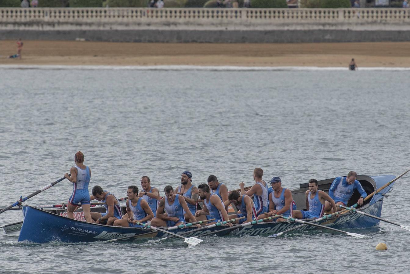 Pedreña y Castreña, líderes de las dos categorías de la ARC, se imponen en aguas de Castro Urdiales.