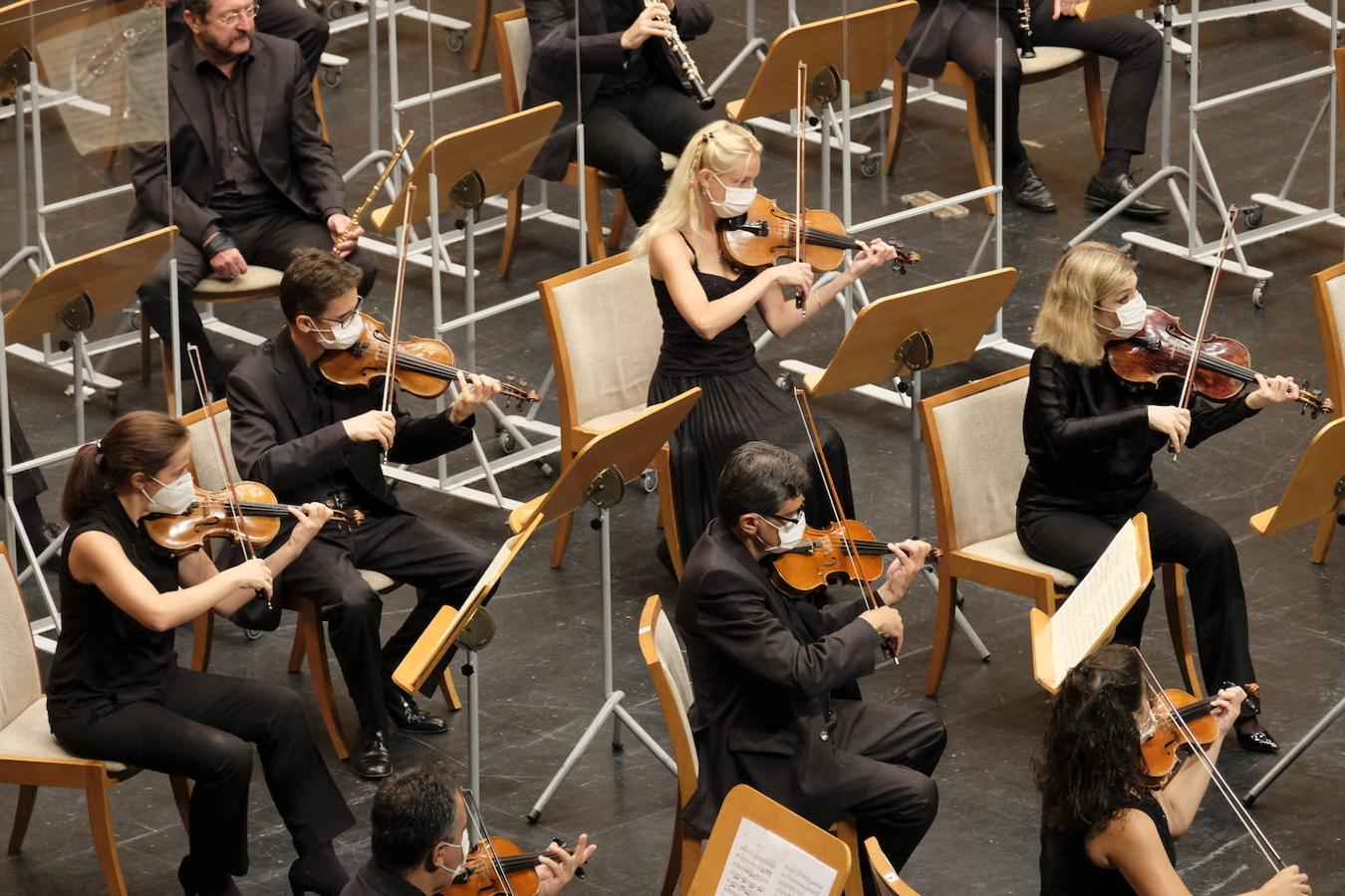 La Orquesta Nacional de España, dirigida por Jaime Martín, ha protagonizado el concierto de clausura del FIS en la Sala Argenta interpretando a Beethoven. 