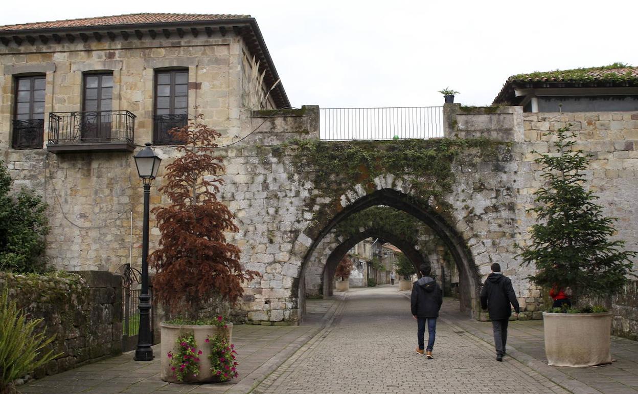 El alcalde de Cartes avisa: «Estamos al borde del confinamiento»