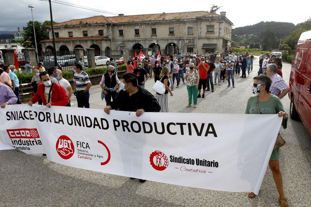 Manifestación de Sniace celebrada a finales de julio.