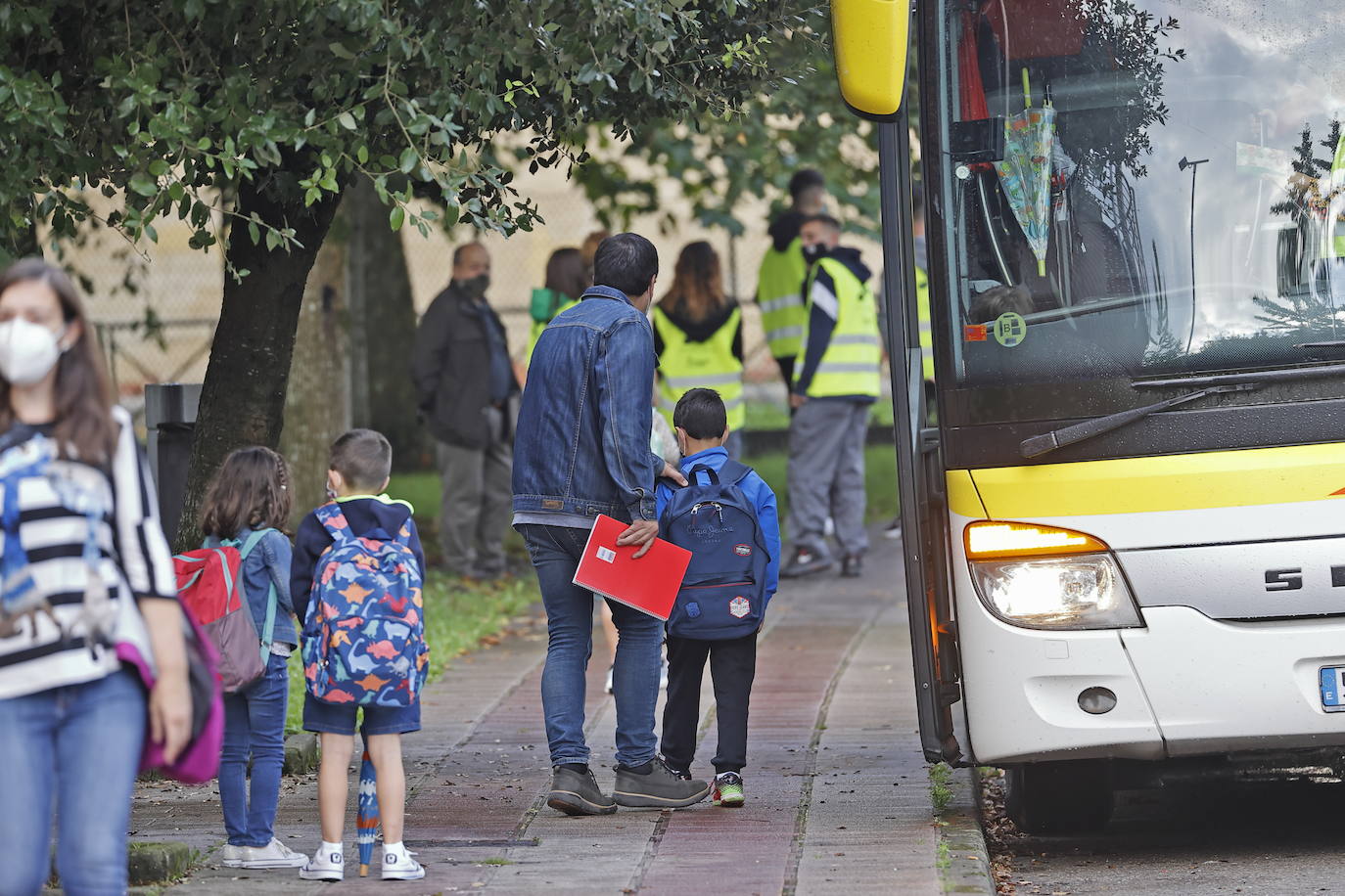 Imágenes de la 'vuelta al cole' en Cabezón de la Sal.