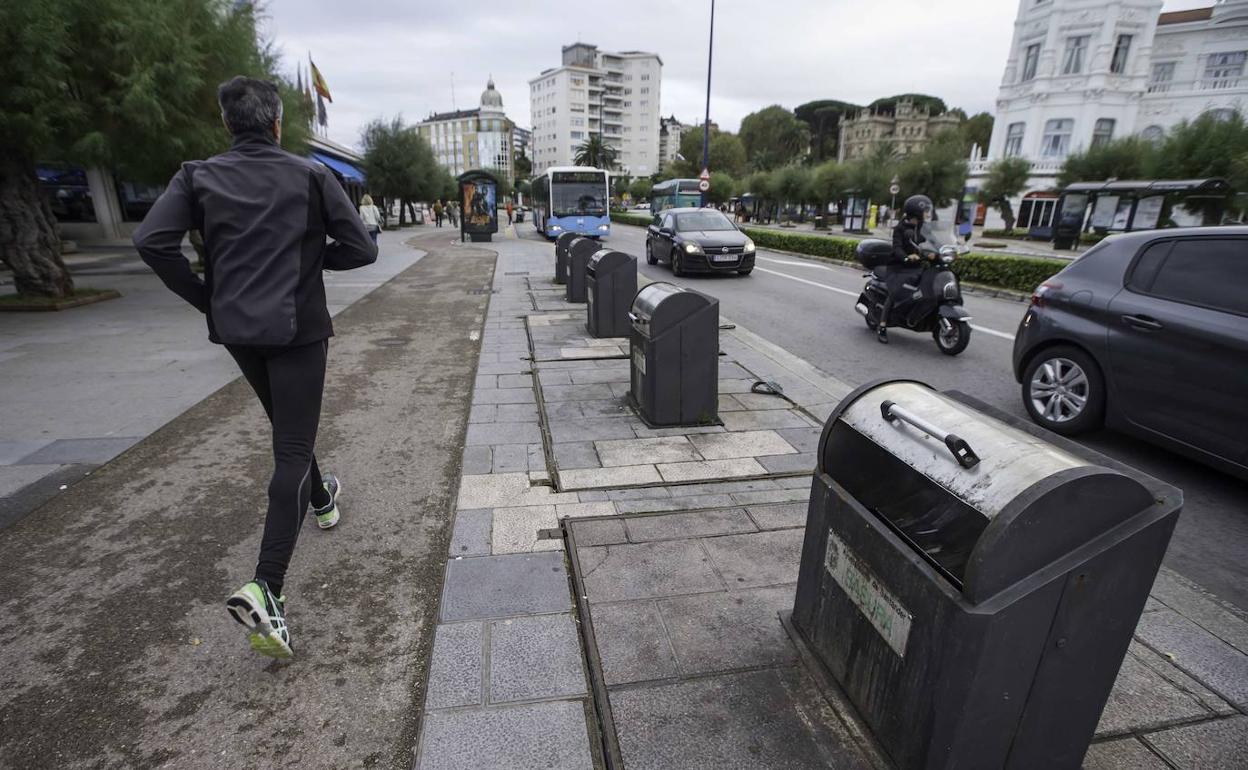 Contenedores de basura soterrados, en El Sardinero.