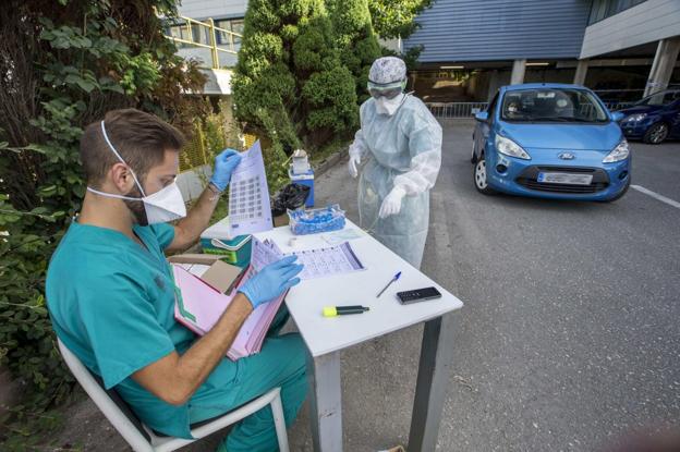 Sanidad trasladará el 'coroauto' de Medicina al Palacio de los Deportes