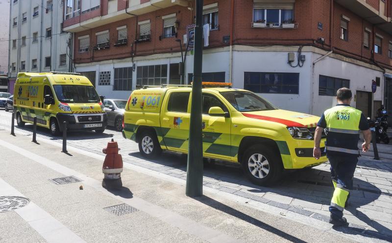 Ya hay 68 casos positivos, entre ellos varios niños, tras el bautizo que dio origen al brote. El Gobierno recomienda a los vecinos que no salgan de casa y suspende las clases en el colegio José María de Pereda