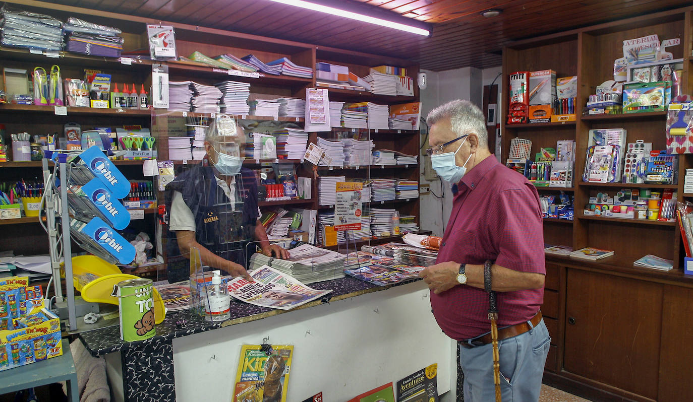 Salud Pública anunció esta mañana que tras los datos recabados el domingo son ya 138 los positivos en el barrio: 68 de ellos provienen del conocido brote detectado tras la celebración de un bautizo multitudinario y se desconoce si los 70 restantes tienen que ver con el mismo foco.