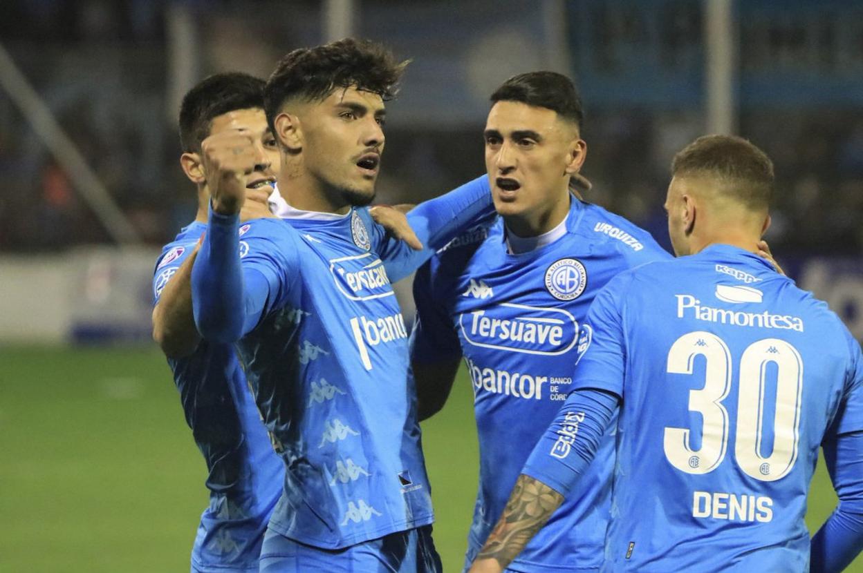 Adrián Balboa celebra un gol con el Belgrano de Córdoba, equipo al que pertenece. 