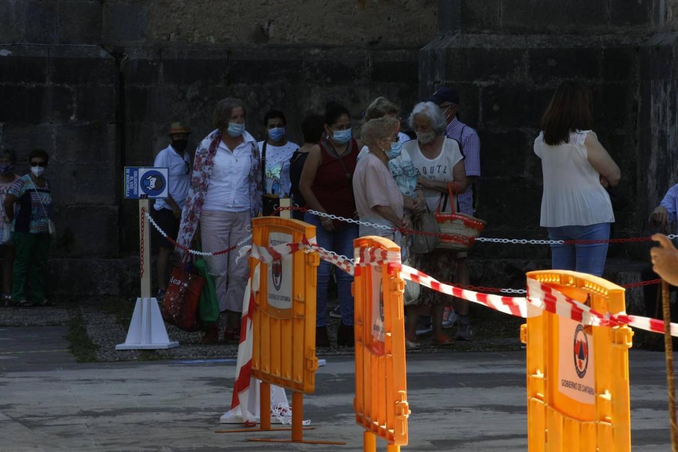 La celebración de la Bien Aparecida ha sido distinta en el santuario de Hoz de Marrón, con restricciones, medidas de seguridad y aforos limitados, pero no vacía de fieles, que han acudido en mayor número del esperado.