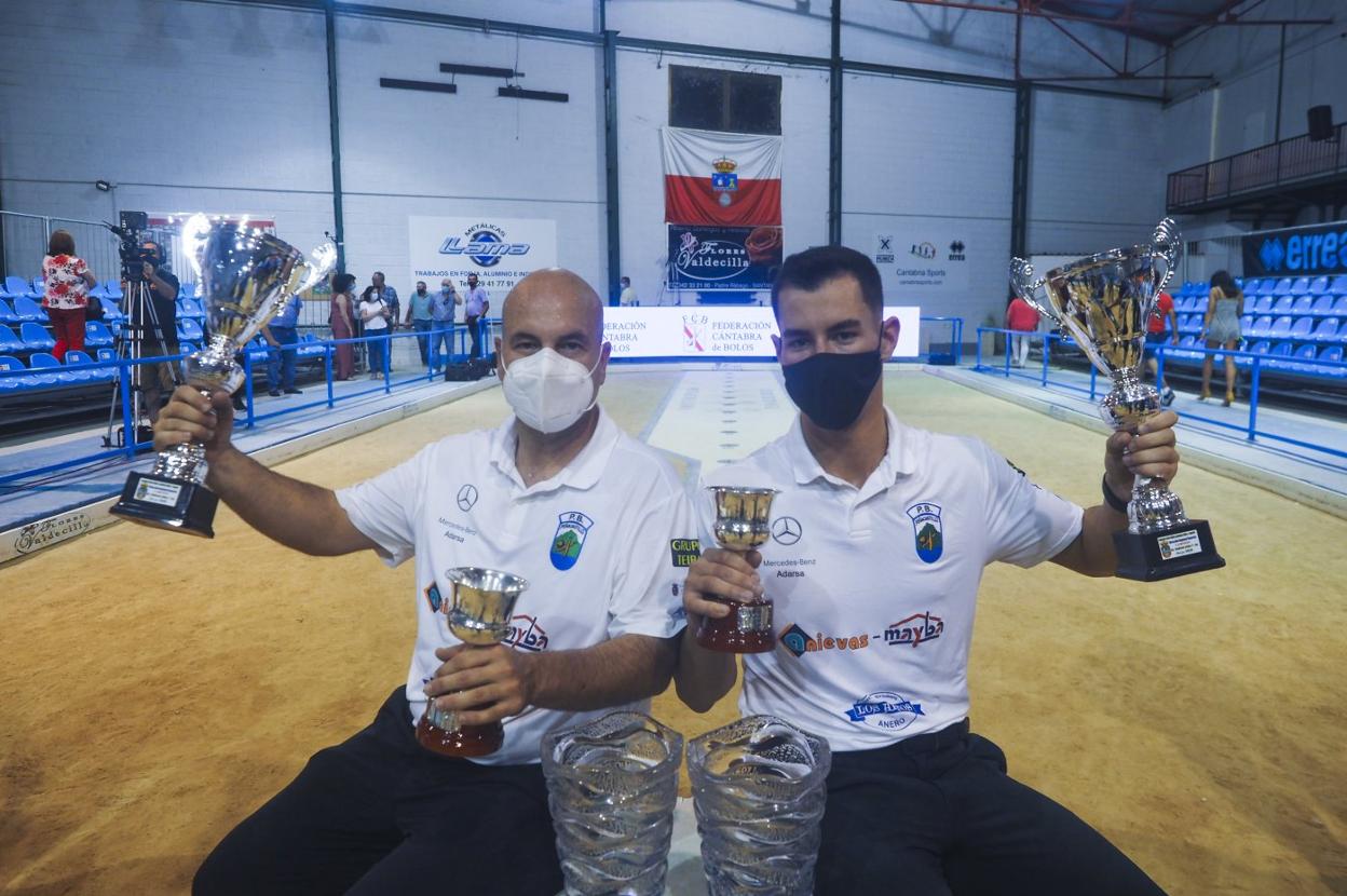 Jesús Salmón y Víctor González revalidaron en Orejo su título regional de parejas. 