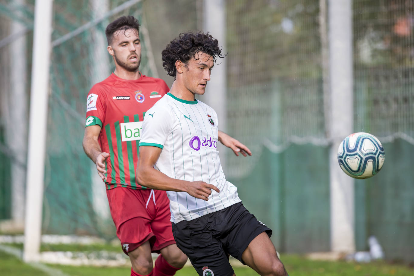 Fotos: El Racing se impone a la Gimnástica en un nuevo ensayo de pretemporada