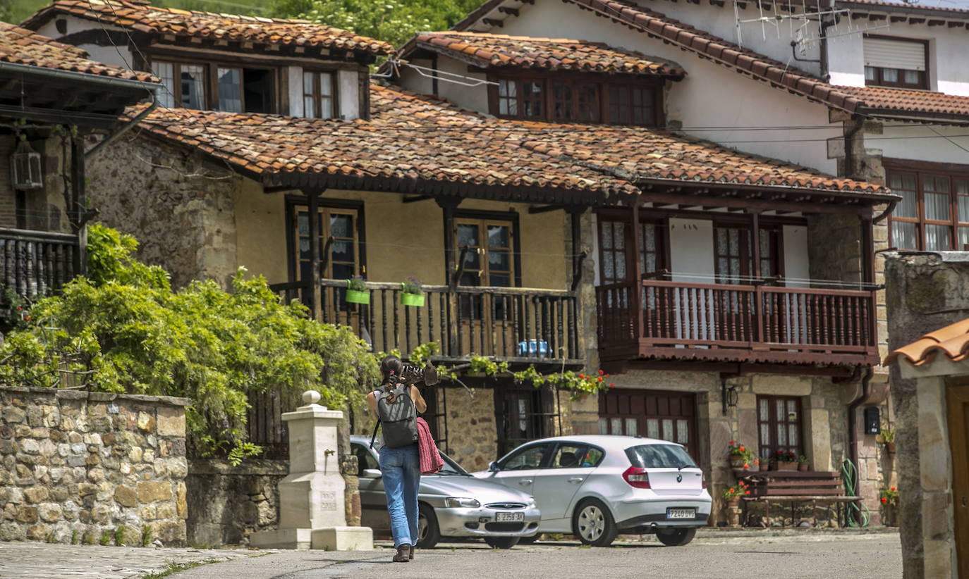 Imágenes del pueblo de Pujayo (Bárcena de Pie de Concha), Pueblo de Cantabria 2020.