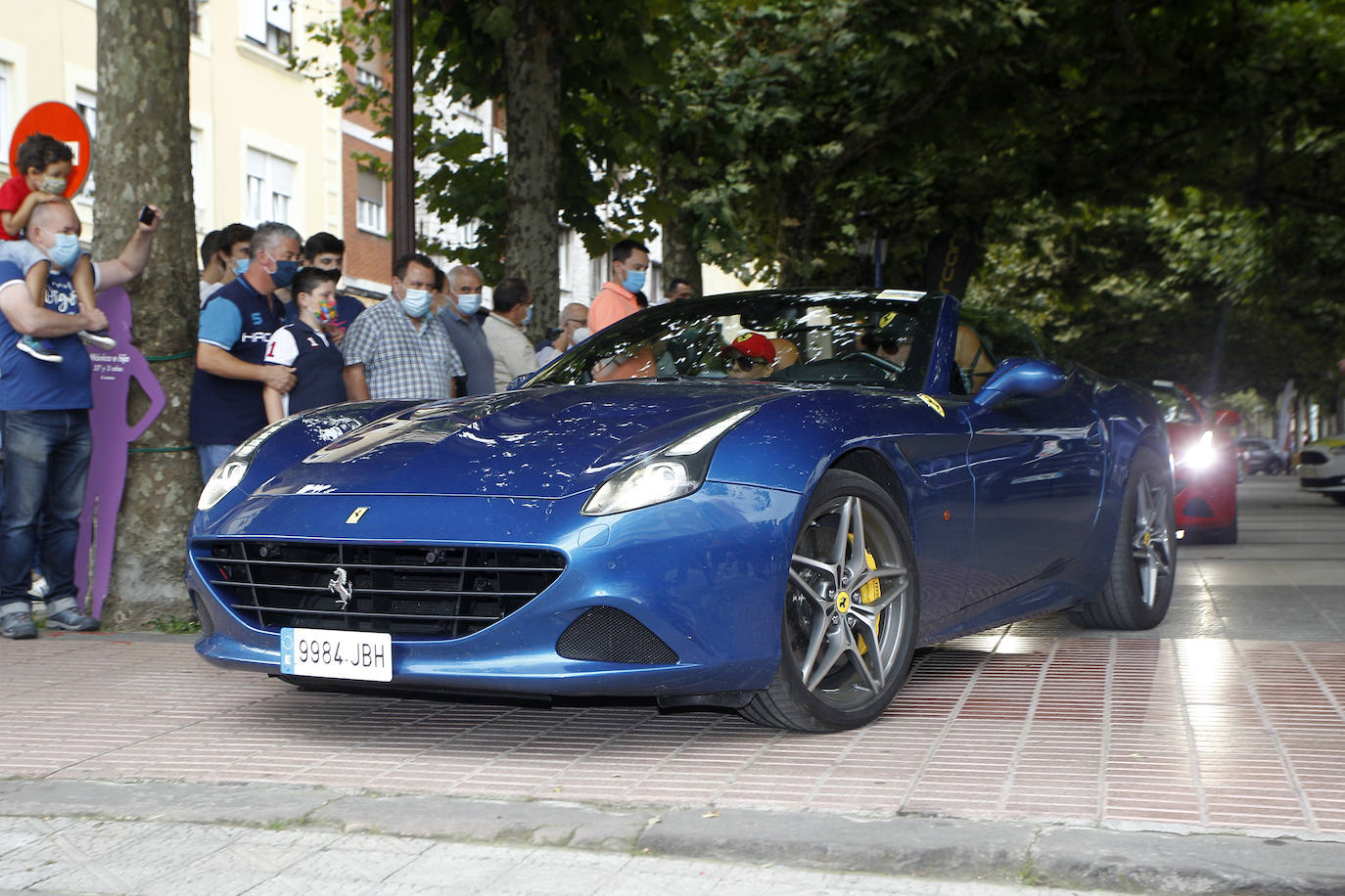 Medio centenar de vehículos participa en el Encuentro de Coches Deportivos