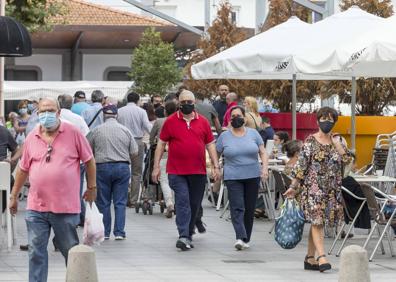 Imagen secundaria 1 - Santoña recobra su pulso a medio gas