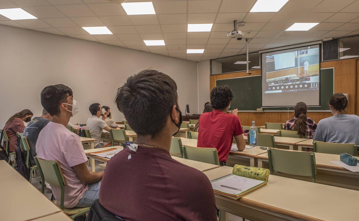 La UC abre el curso académico con 2.000 alumnos nuevos