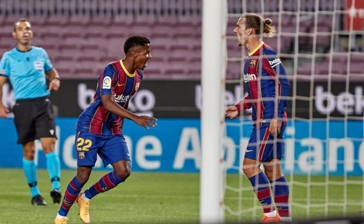 Ansu Fati celebra uno de los dos goles que marcó ante el Villarreal. 