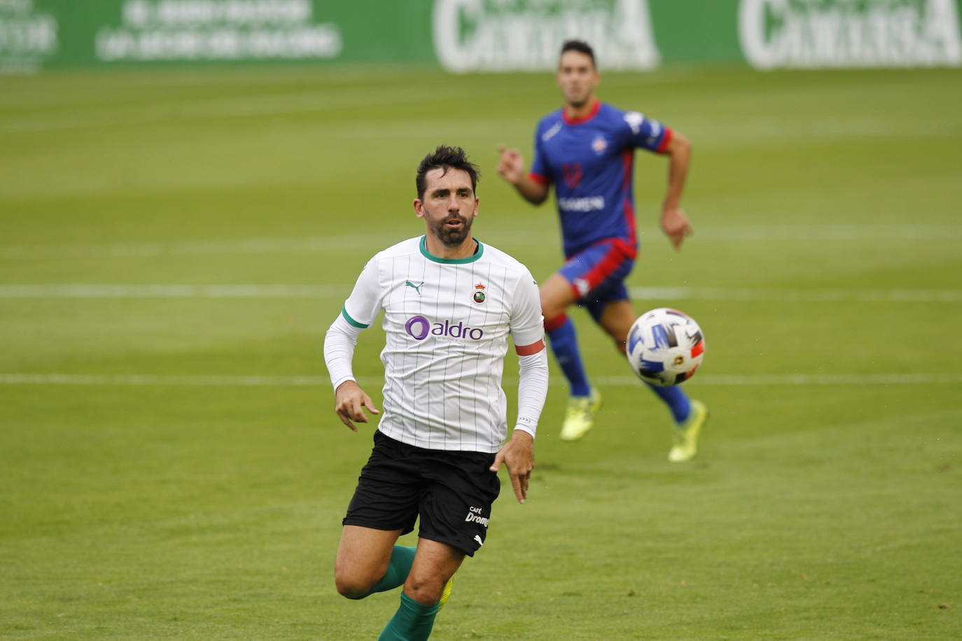 Los verdiblancos se adelantaron a los dos minutos de partido, pero los vizcaínos dieron la vuelta al marcador en los minutos finales tanto de la primera parte -empatando- como de la segunda