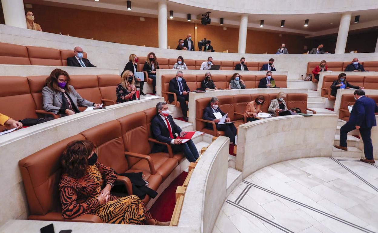 Sesión del pasado martes en el Parlamento de Cantabria.