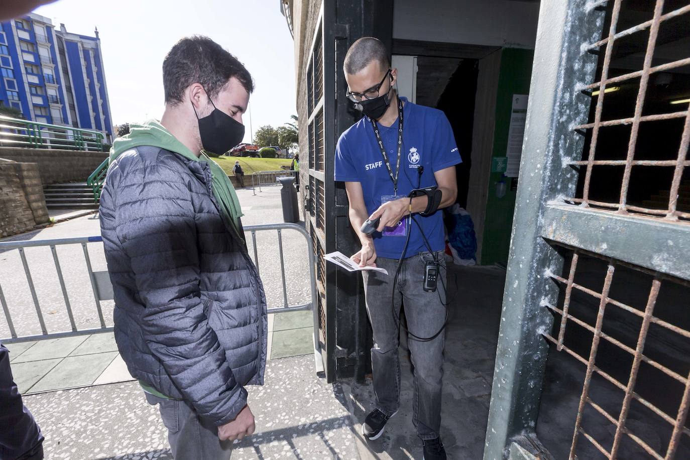 El protocolo racinguista funcionó con normalidad y el estadio acogió de nuevo a más de mil espectadores