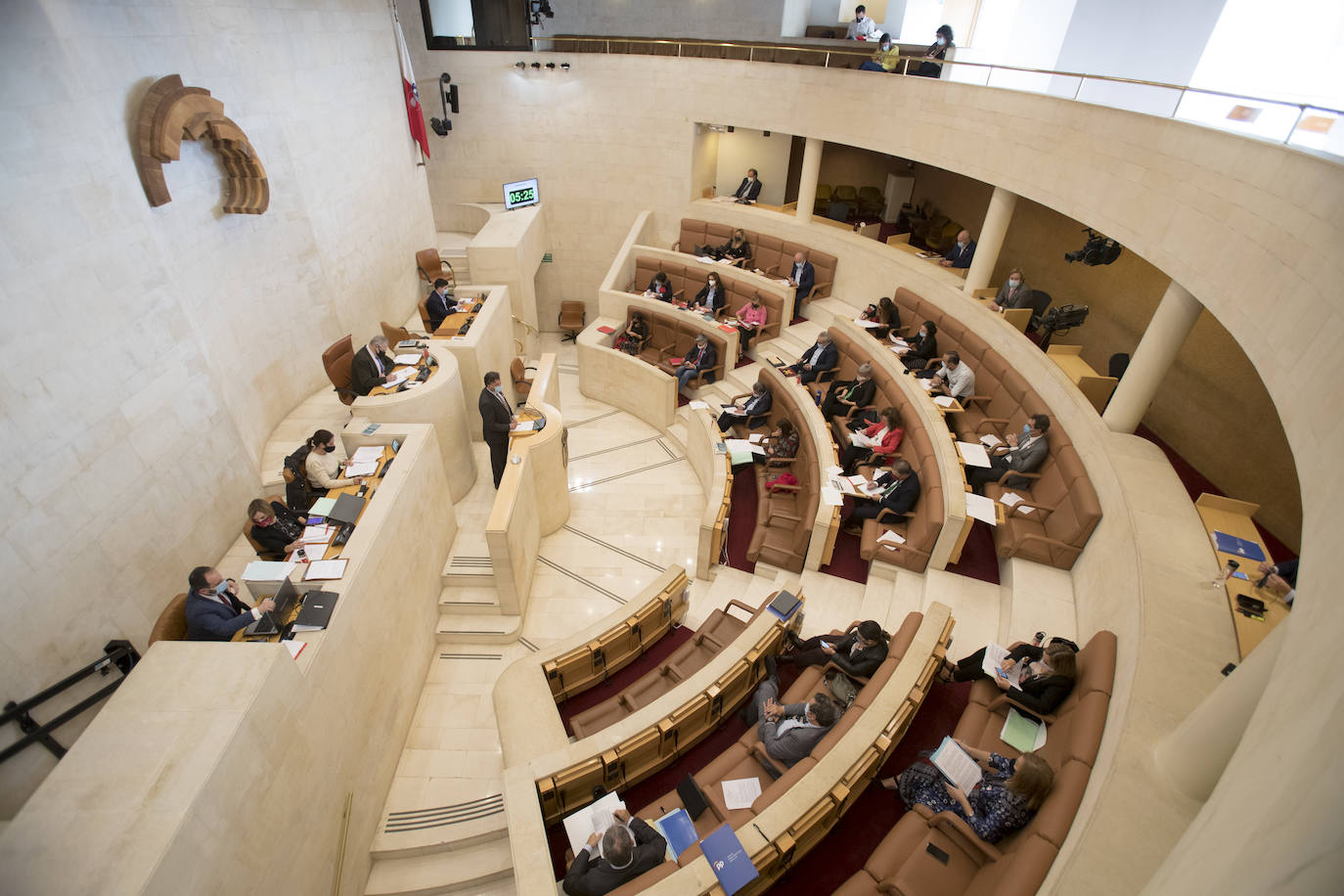 Pleno del Parlamento de Cantabria celebrado este lunes, 19 de octubre de 2020