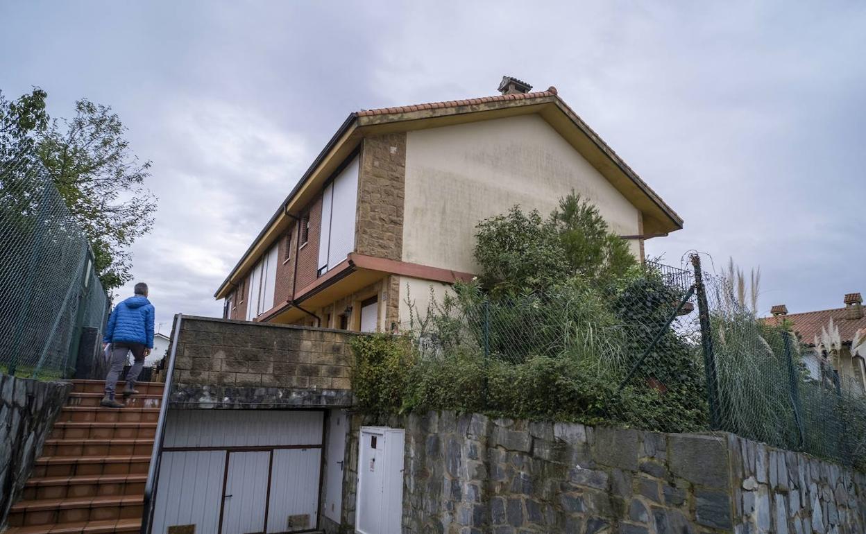 Vivienda número 25 del barrio La Iglesia, que los okupas han desalojado.