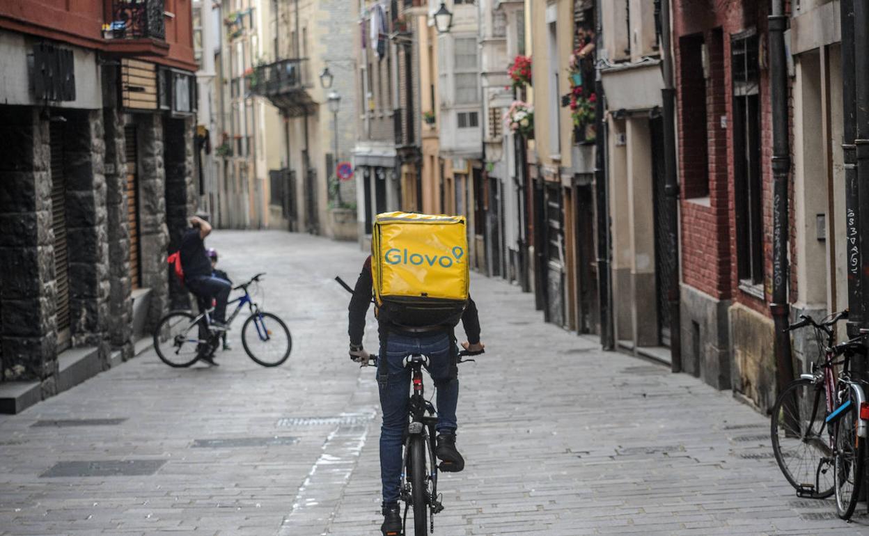 Repartidor de Glovo en Vitoria. 