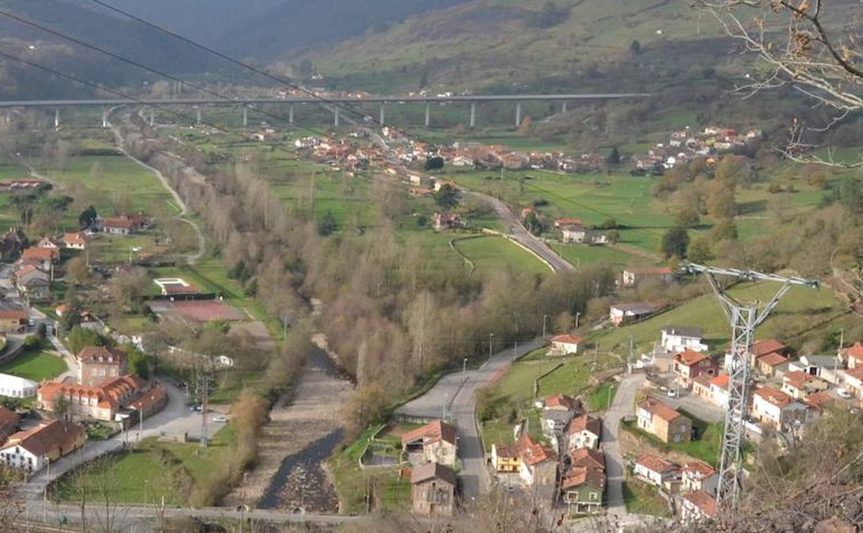 Vista del norte del valle de Iguña, desde Las Fraguas a Pedredo 