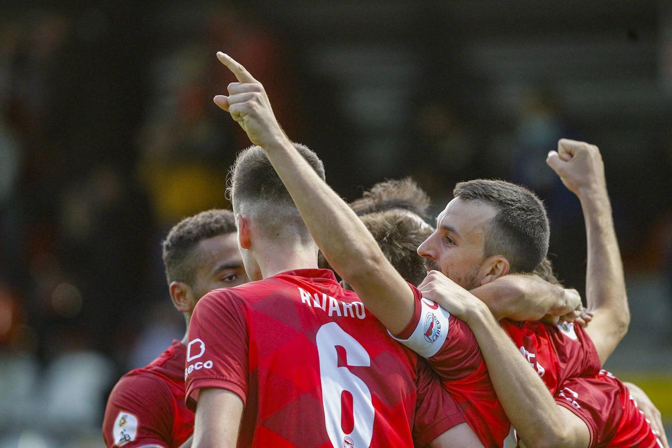 El equipo pejino ganó ante sus aficionados en el regreso del fútbol de Segunda B a los canpos de San Lorenzo