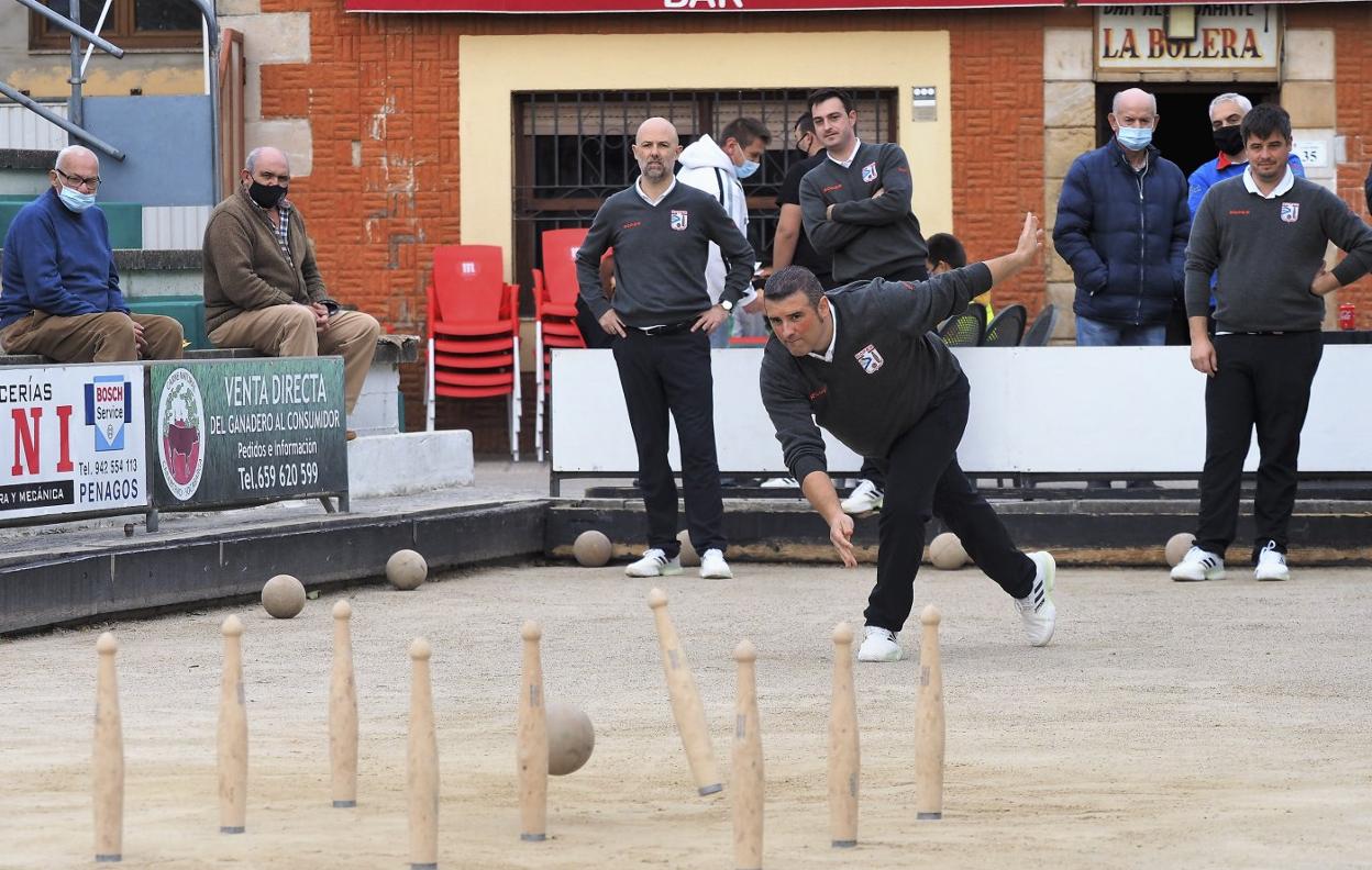 Jaime García fue uno de los destacados en la victoria de El Pendo ayer ante Sobarzo.